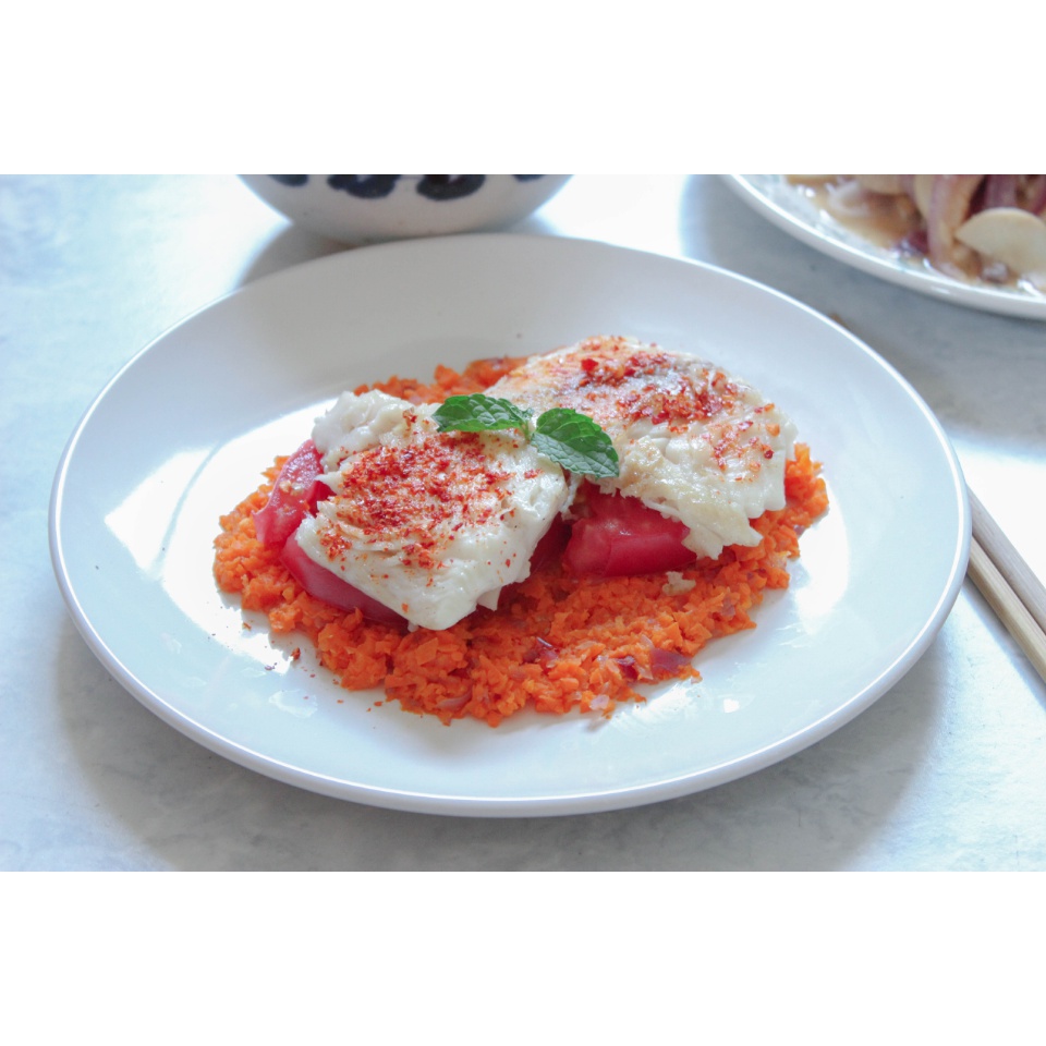 煎鲷鱼佐蔬菜酱