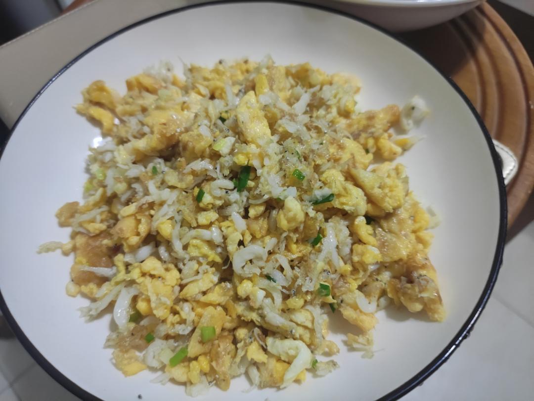 银鱼炒蛋