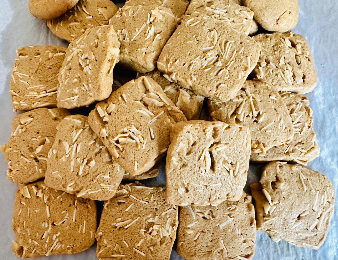 咖啡控☕️超浓郁杏仁咖啡曲奇｜搅一搅就搞定