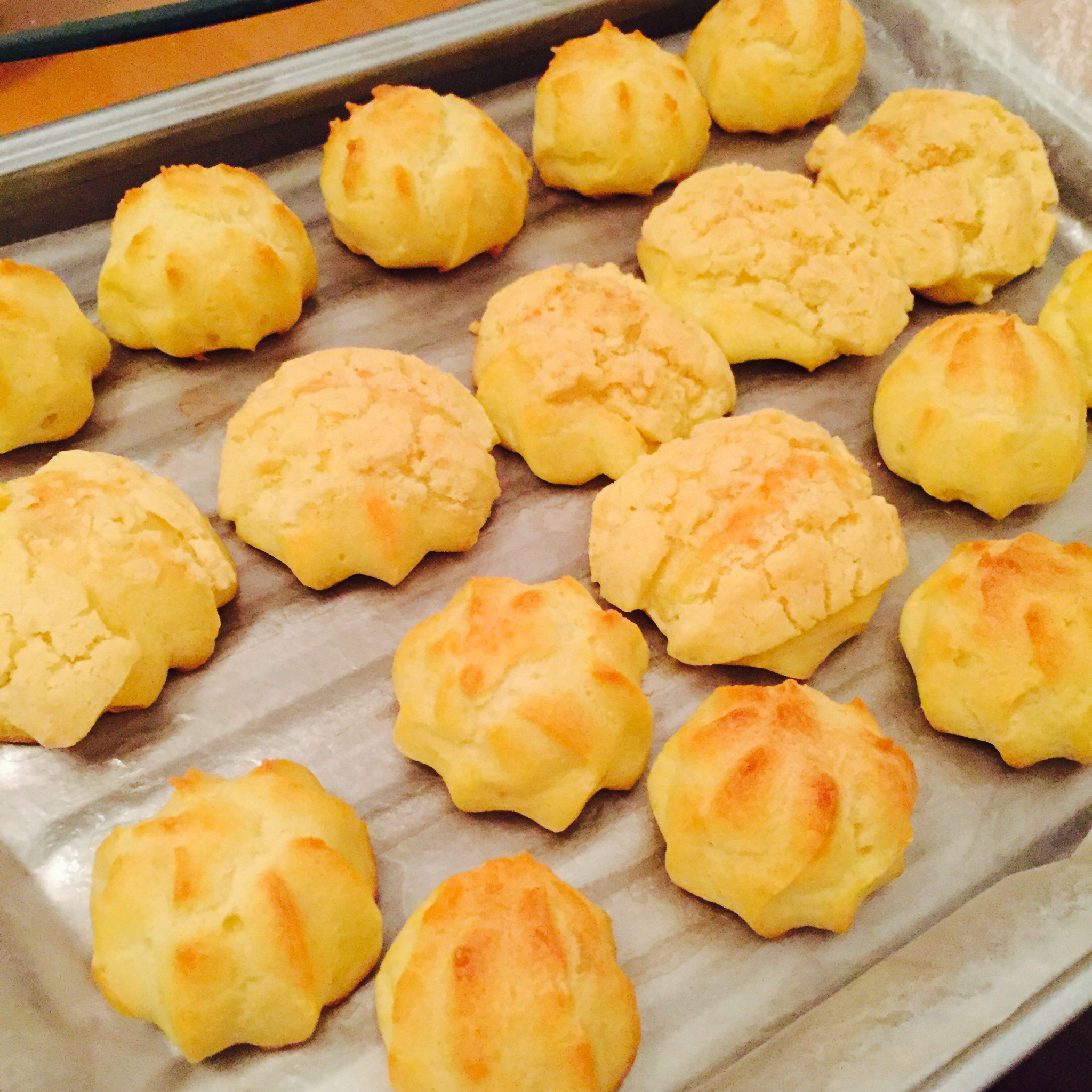 酥皮奶油泡芙--#皮黑森林#