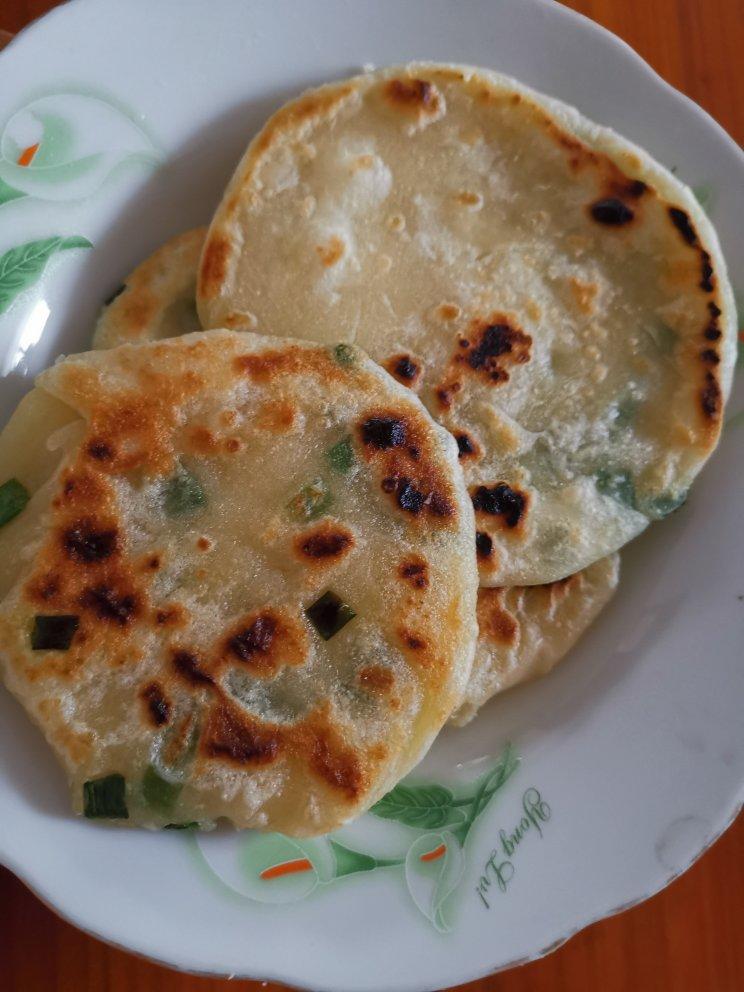 葱油饼（面粉吸水量不一样、水慢慢加）