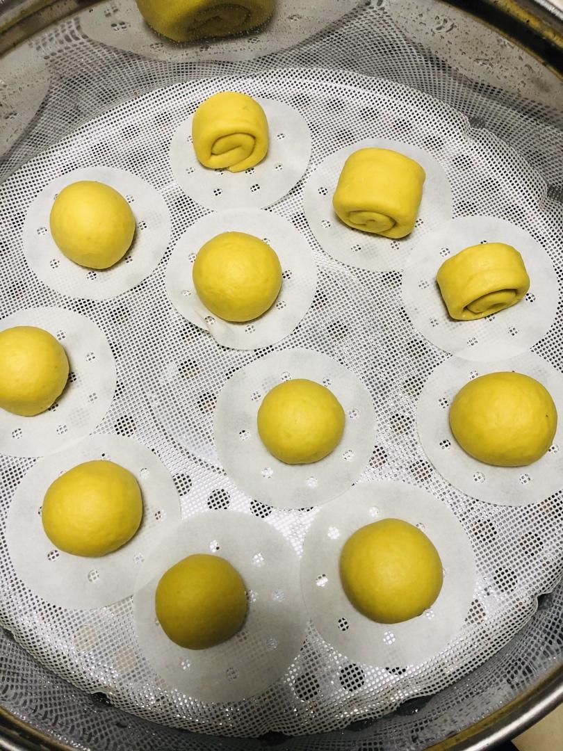 新手也可以--详解如何做出人见人爱、金黄的南瓜馒头