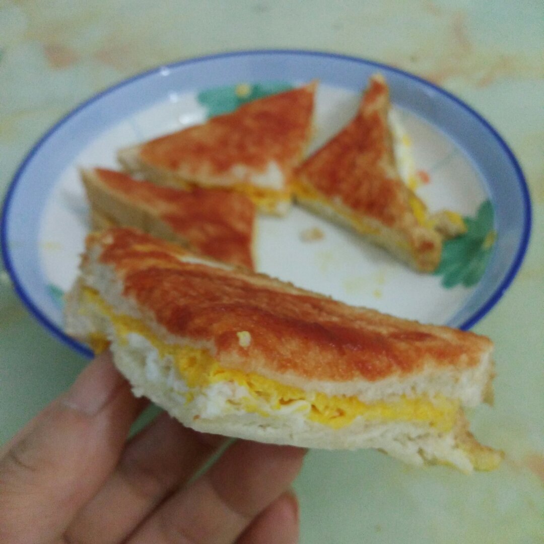 【1分钟鸡蛋三明治】微波懒人早餐