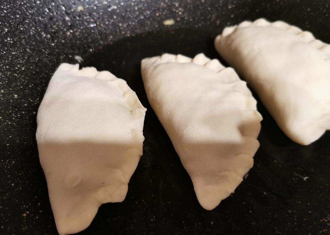 ㊙️烫面韭菜盒子 凉了也不硬 附包成完美半圆的细节视频