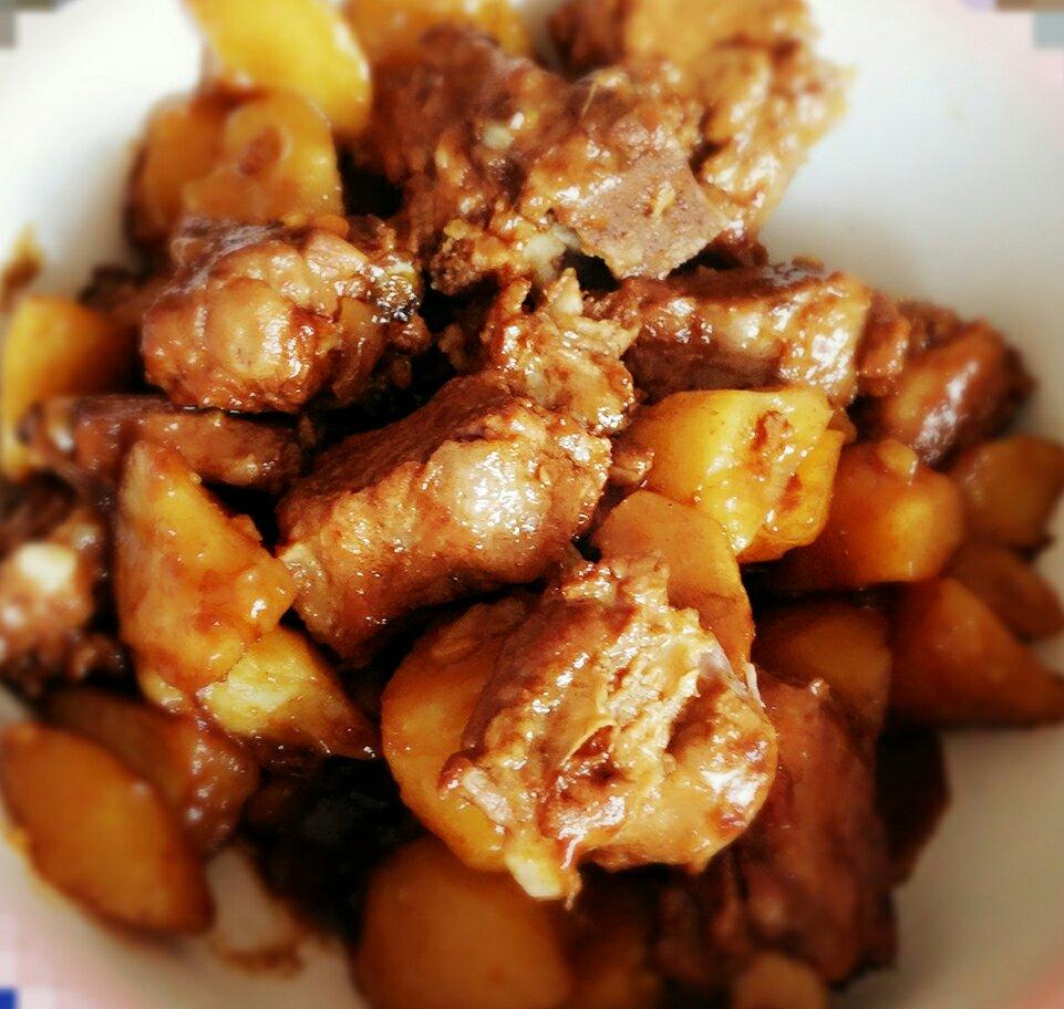 土豆烧排骨