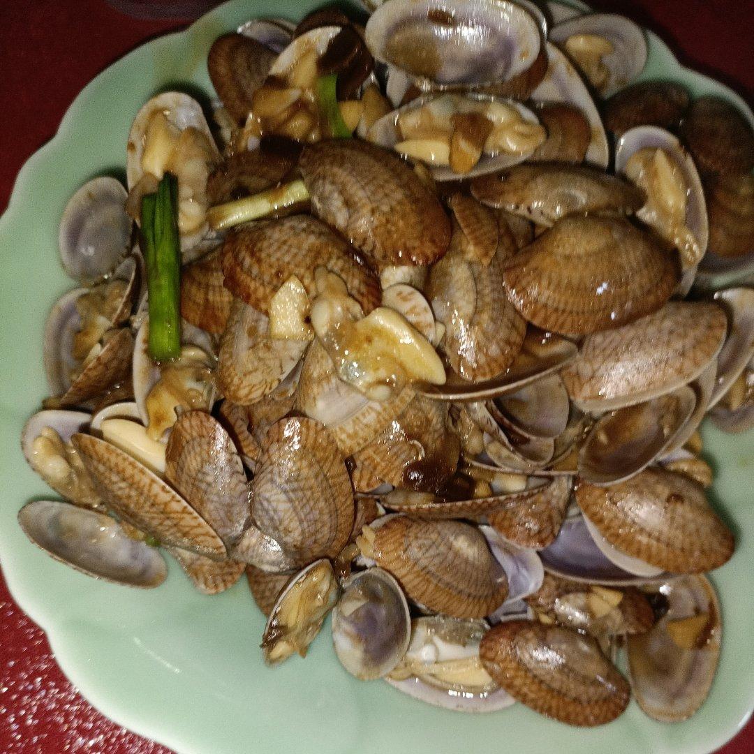 蒜香炒花甲