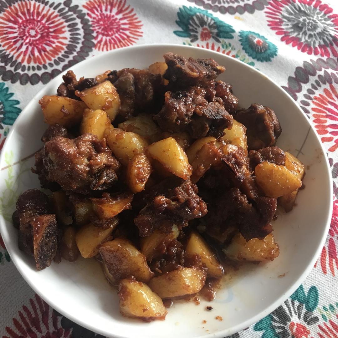 土豆烧排骨