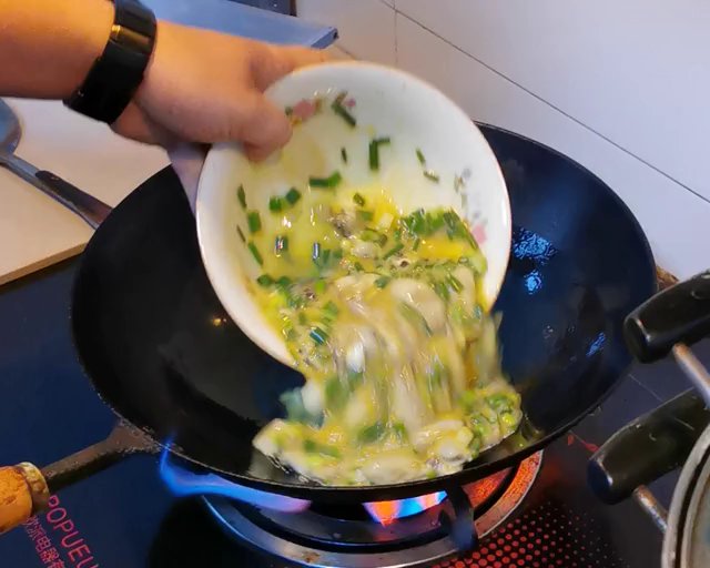 少油易操作的牡蛎鸡蛋饼的做法