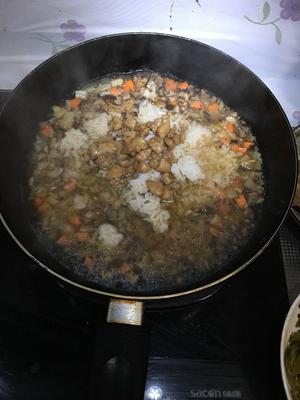 土豆香菇鸡肉焖饭的做法 步骤5