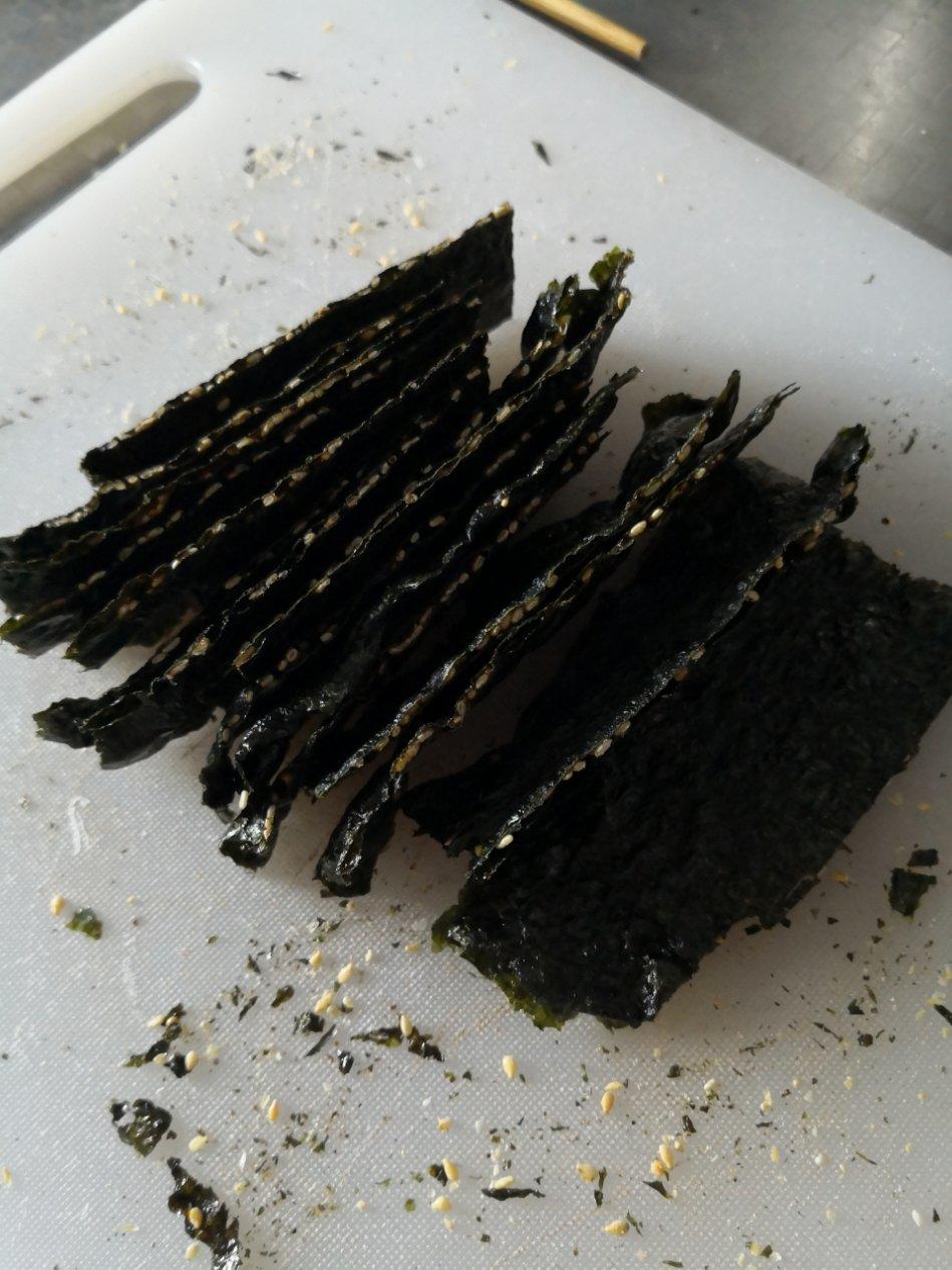 芝麻夹心海苔脆