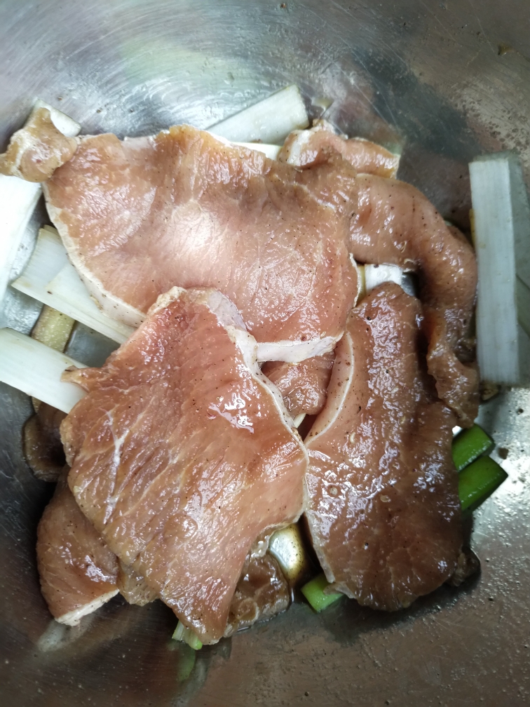 炸广东肉（鲁菜经典）的做法 步骤1