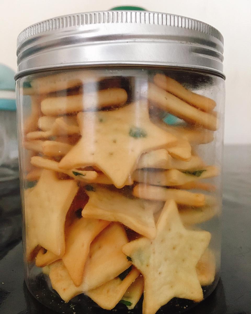 无糖香葱苏打咸饼干