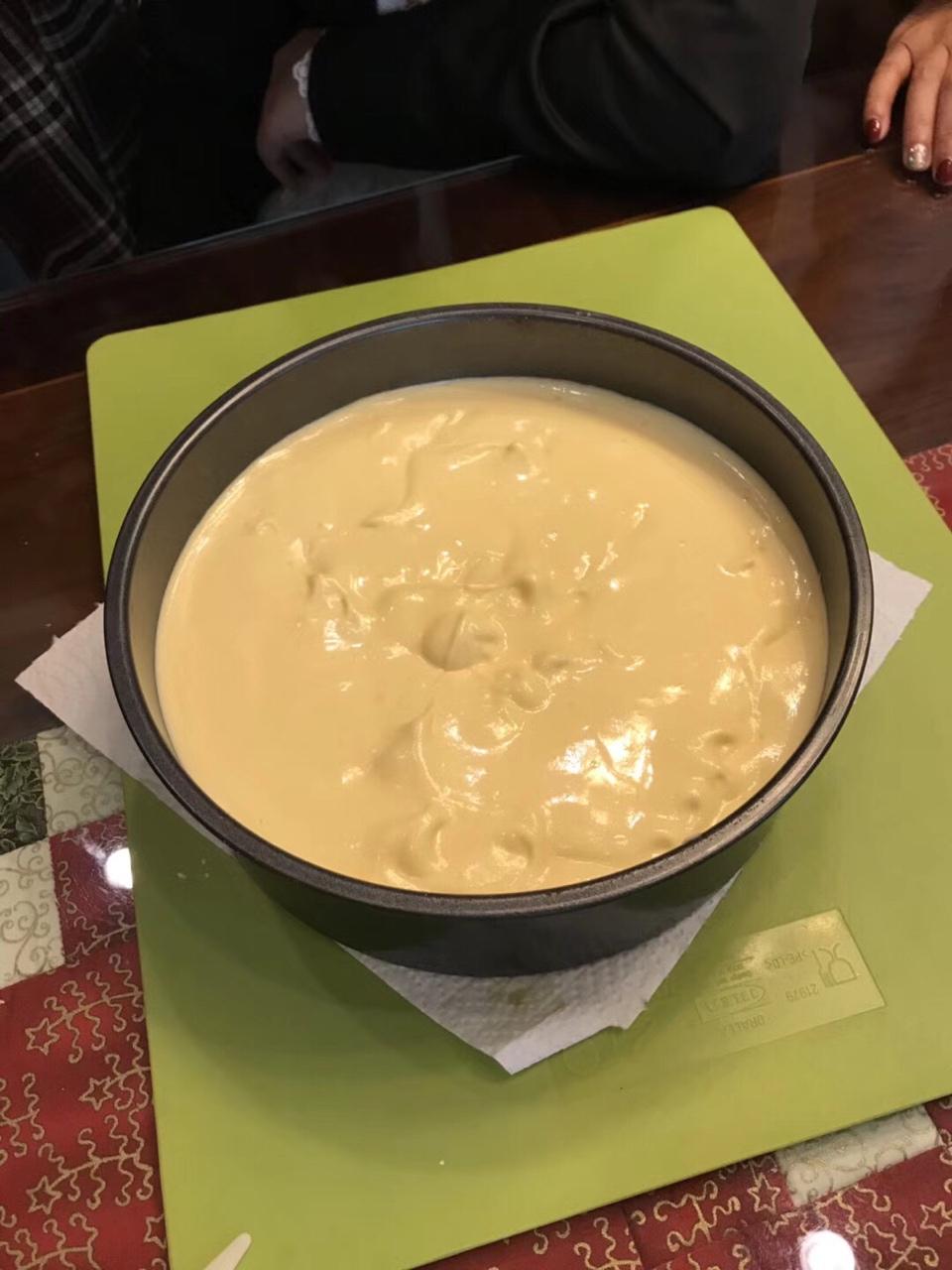 超简单完美戚风蛋糕（6寸2蛋）附打发、翻拌、脱模视频