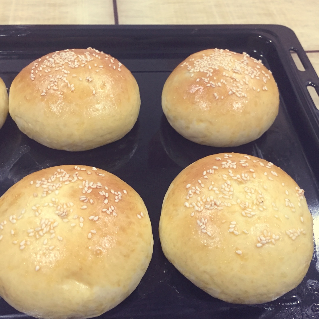 大人小孩都爱不释口的【蜂蜜牛奶小餐包】