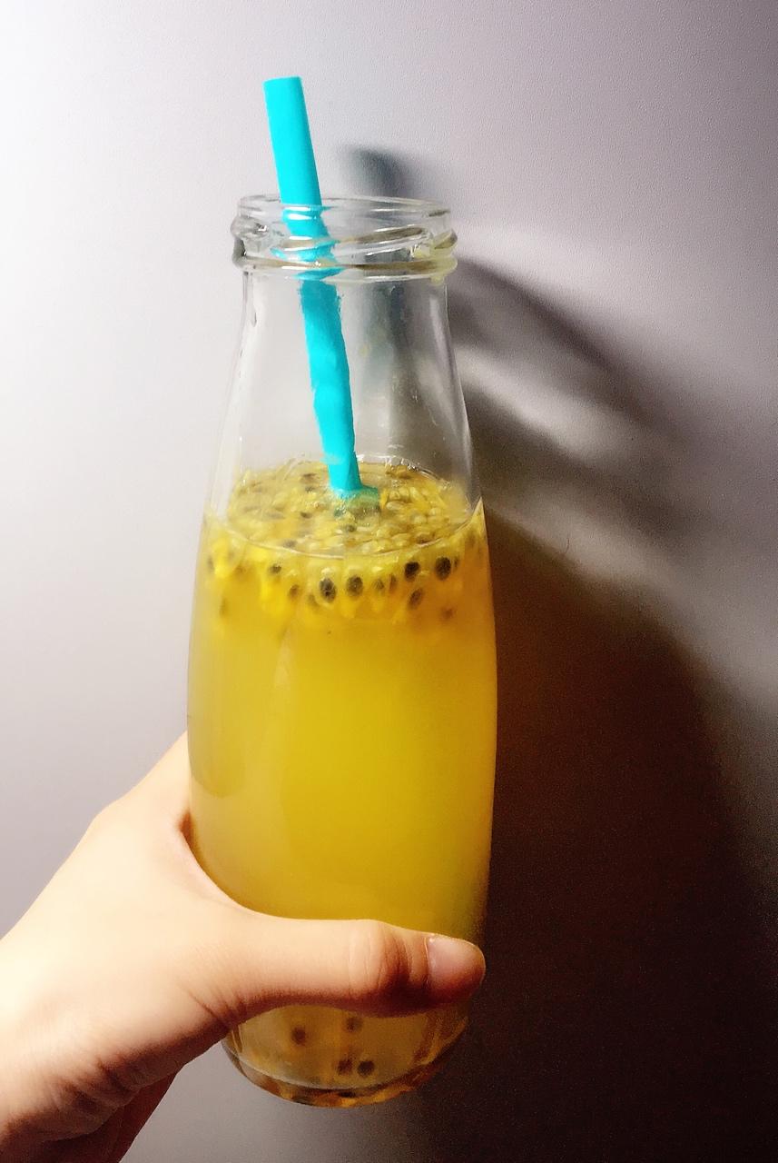 百香果的朴素吃法（百香果汁）