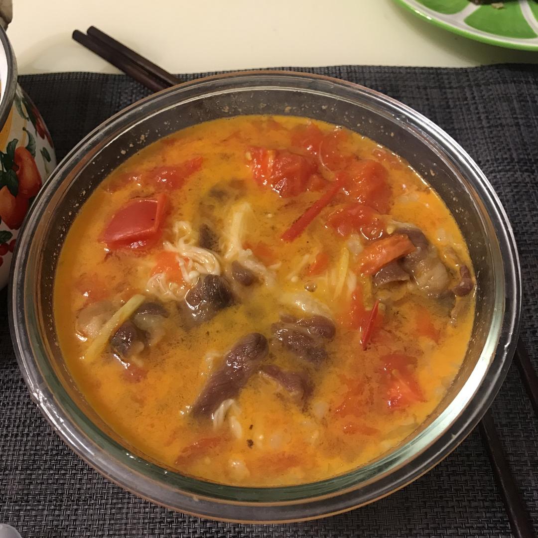 金针菇肥牛番茄锅