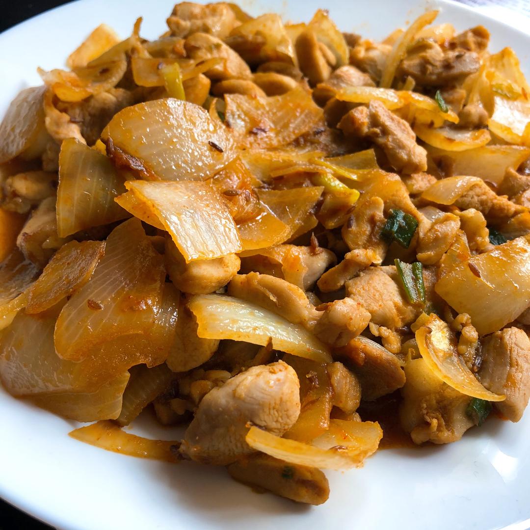 十分钟简单上手的洋葱辣炒鸡腿肉