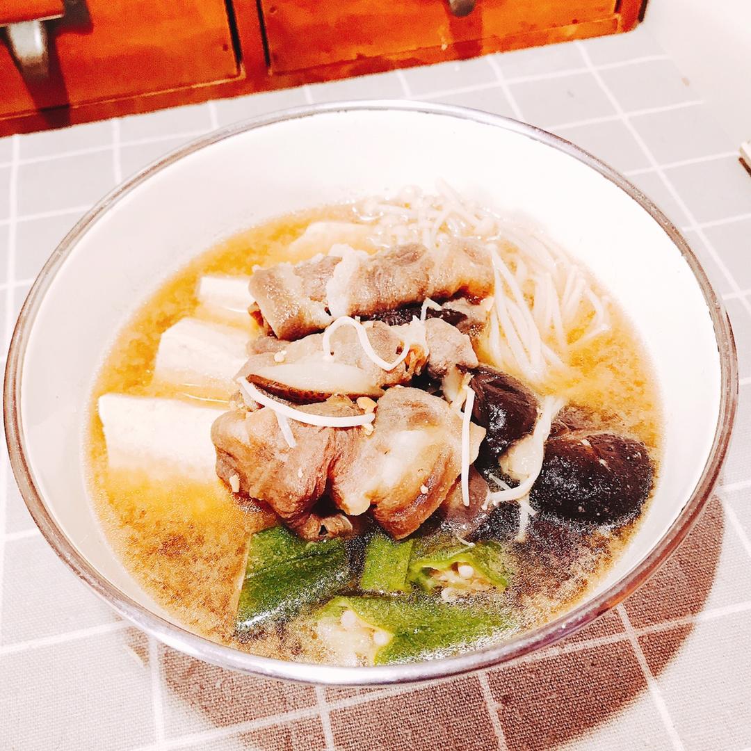 鲜菌肥牛锅