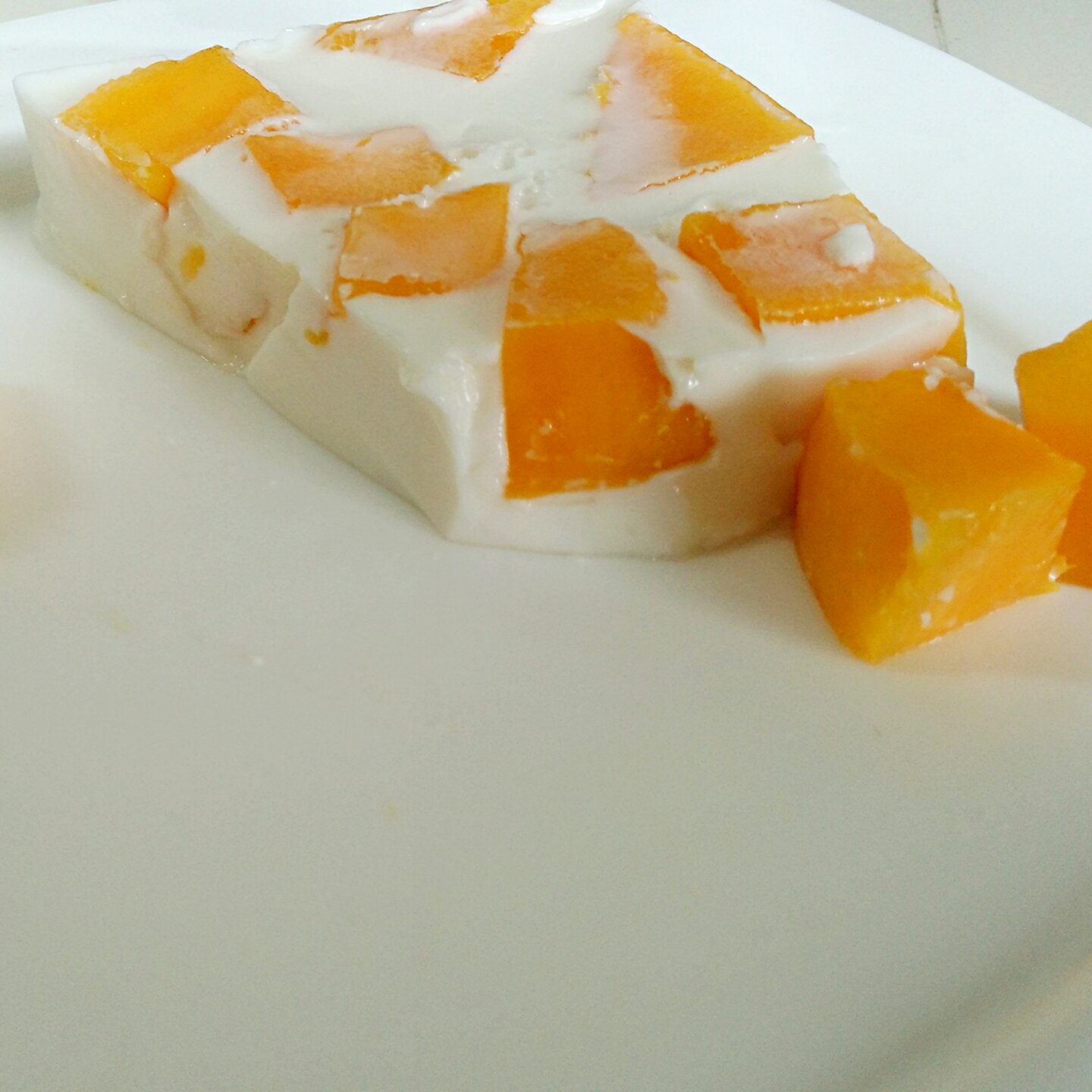 日本大热的草莓牛奶羊羹