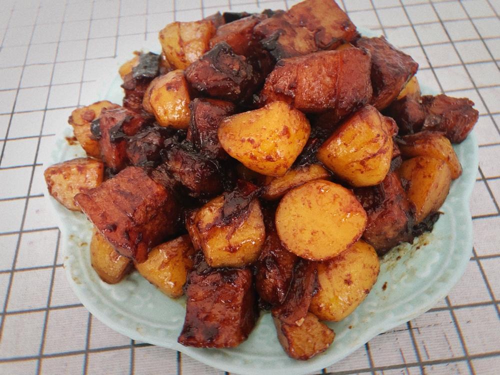 堂妈小厨——小土豆红烧肉