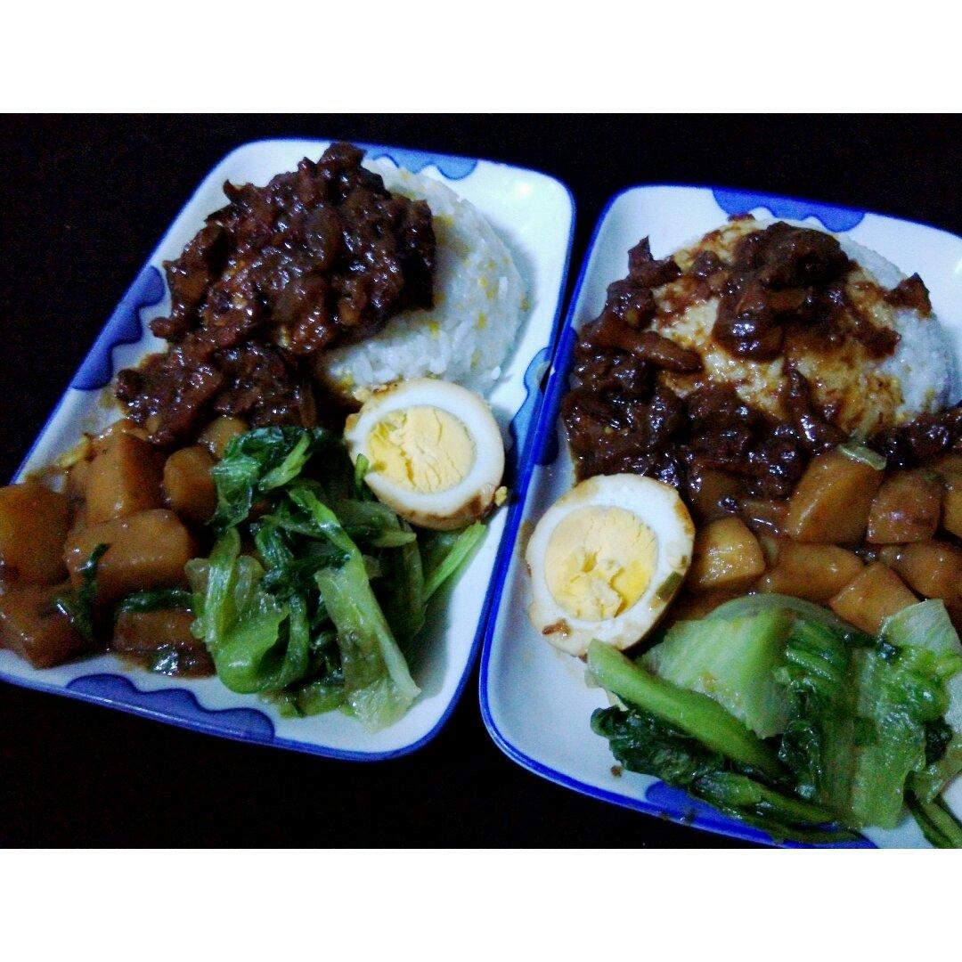 潇潇妈做的台湾卤肉饭