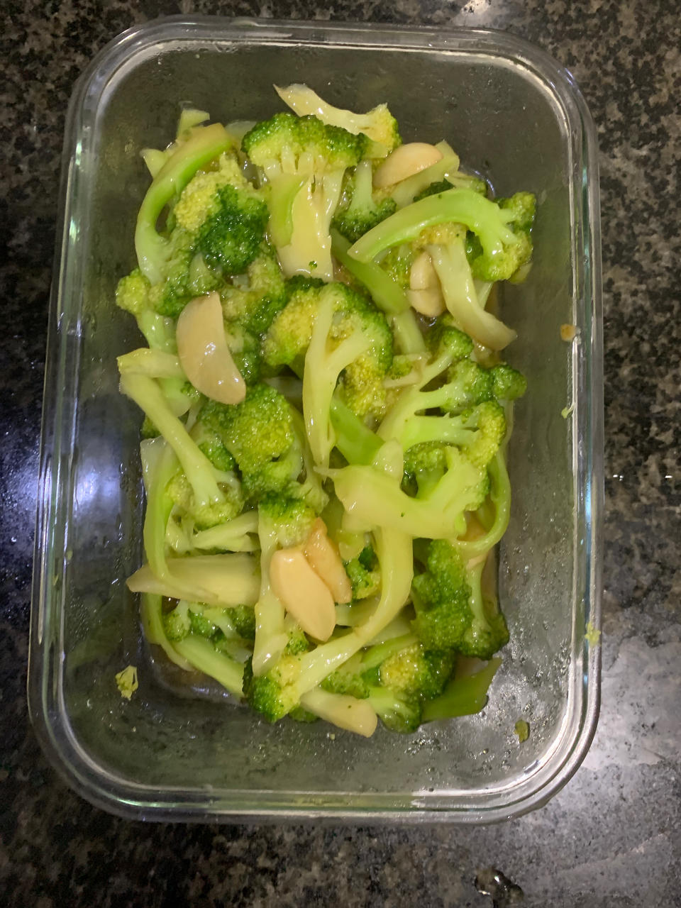 好吃到爆的耗油蒜蓉西兰花(从不修图，喜欢请关注)