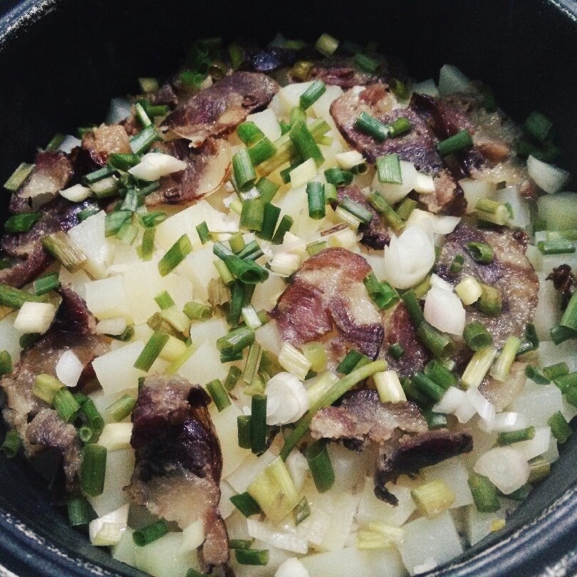 土豆香肠焖饭（电饭锅only）