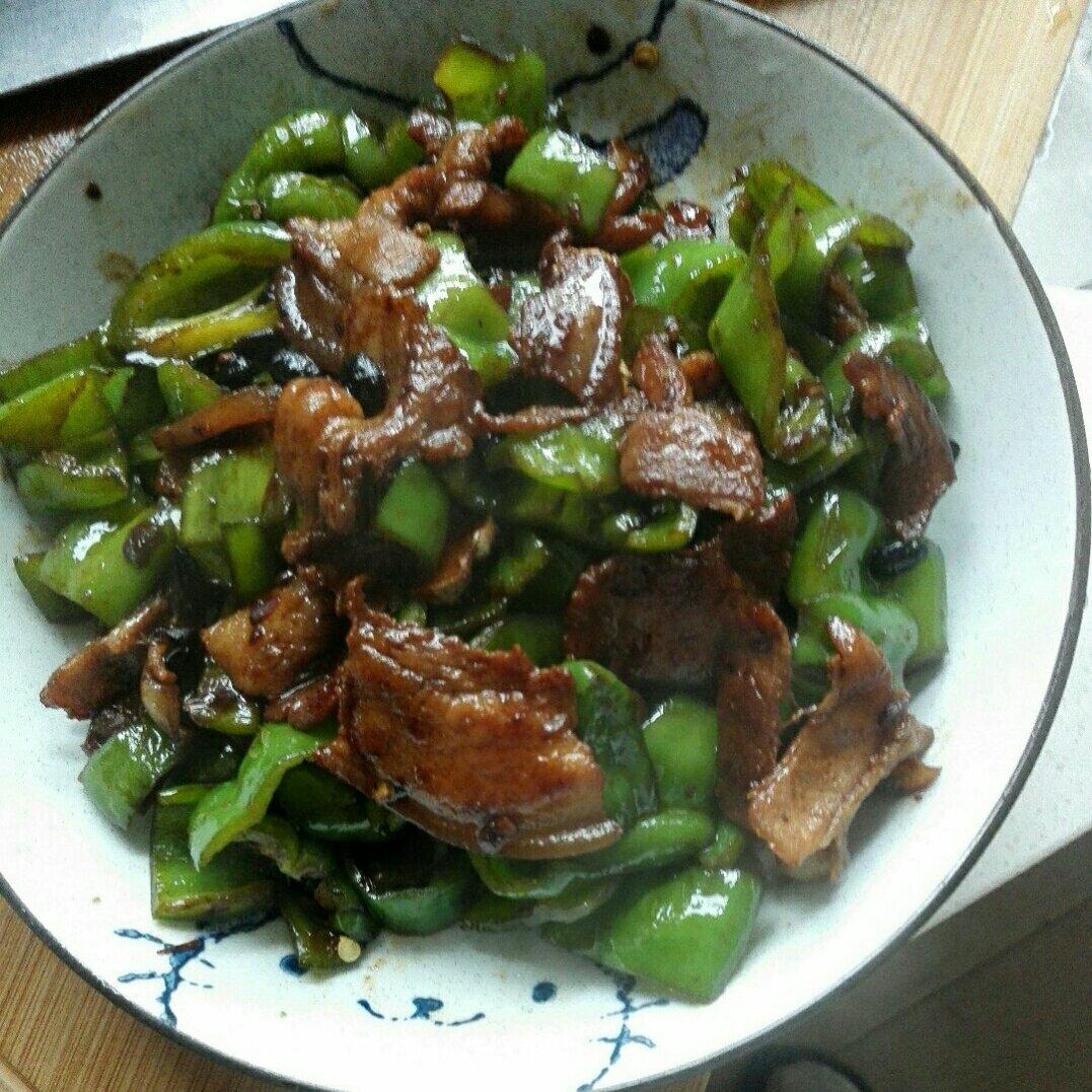 成都人家里的青椒回锅肉
