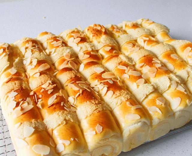 杏仁脆皮酱面包｜好吃的排包简单易做的做法