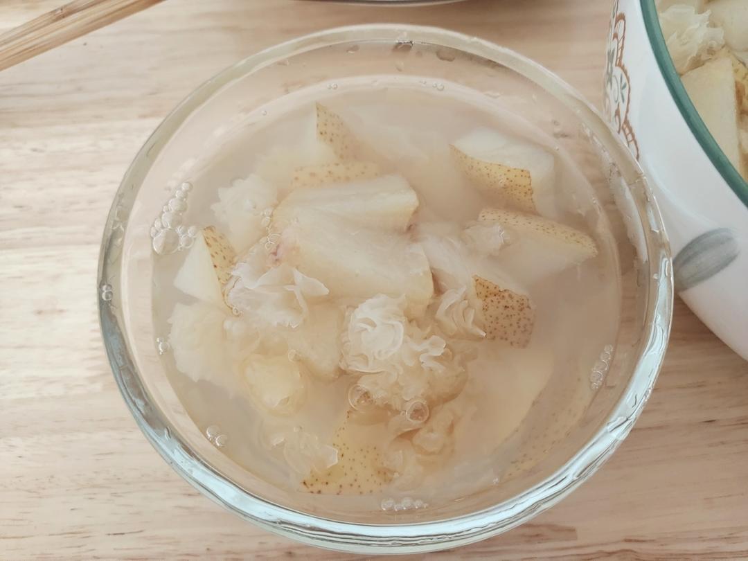 红枣银耳炖梨：润肺止咳，电饭锅版，养生炖汤