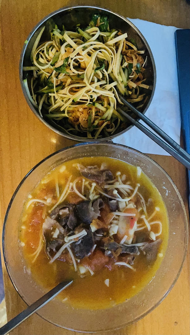 番茄金针菇肥牛