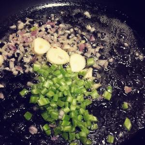 嫩煎扇贝配意式芦笋炖饭 pan seared scallops with asparagus risotto的做法 步骤4