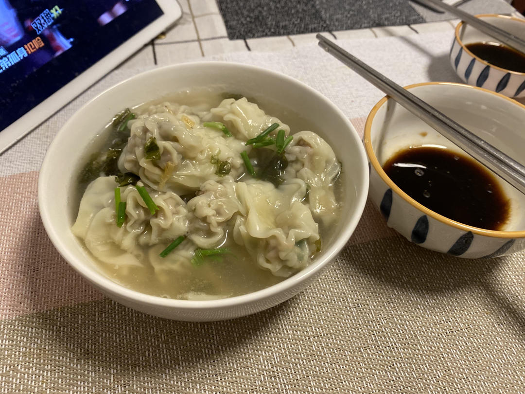 牛肉芹菜虾皮小馄饨