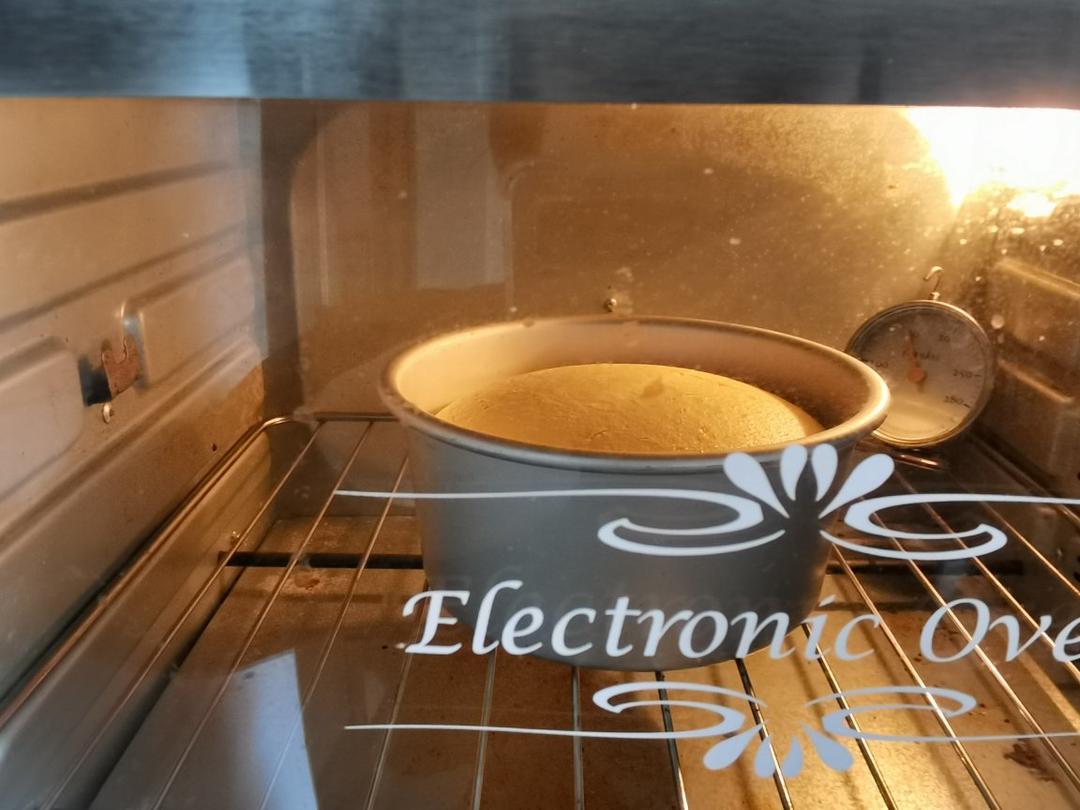 超简单完美戚风蛋糕（6寸2蛋）附打发、翻拌、脱模视频