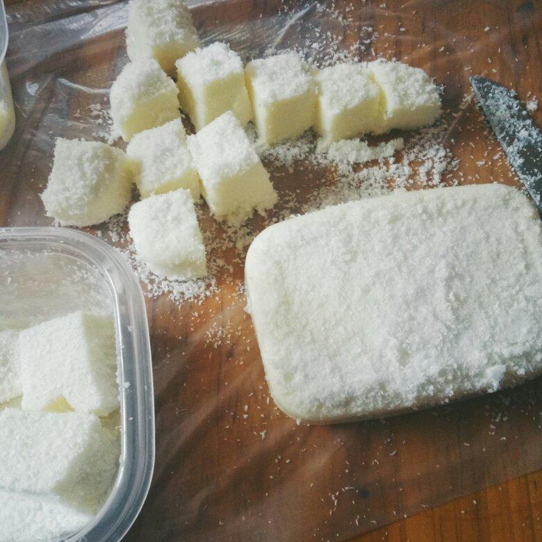 椰蓉牛奶小方砖