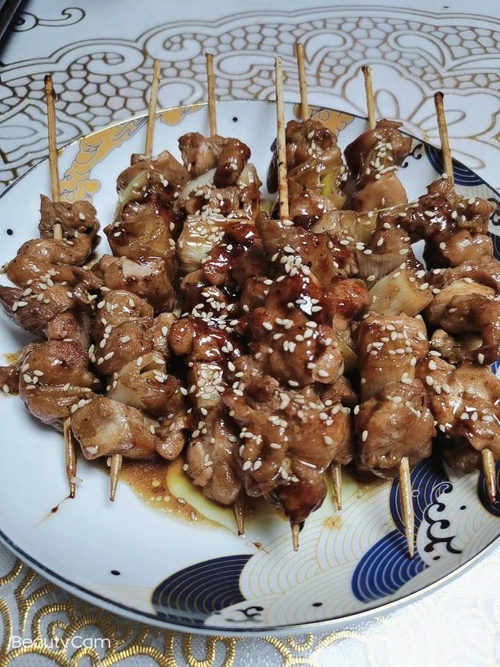 日式烧鸟——照烧鸡肉葱串（香嫩口感的下酒菜）