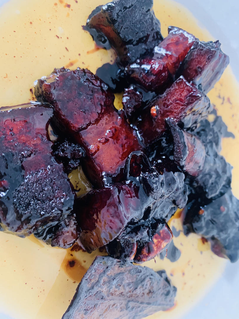 一滴水不放的红烧肉入口即化，肥而不腻❗