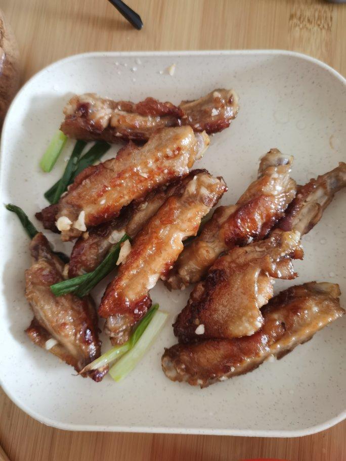 蒜香鸡翅，这才是鸡翅最好吃的做法