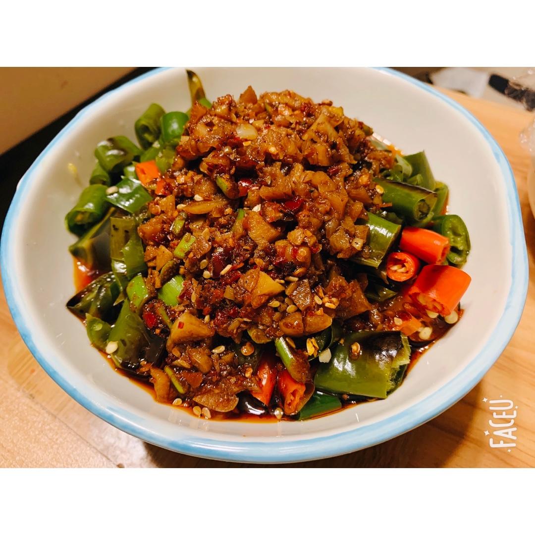 尖椒皮蛋-下饭的「黑暗料理」