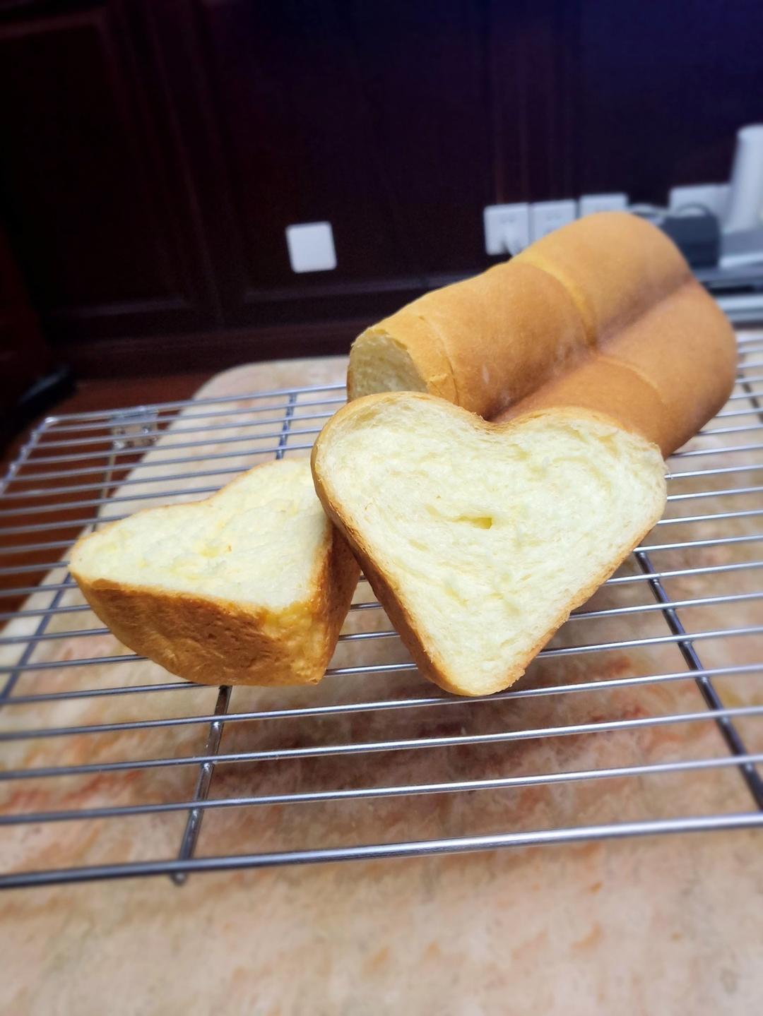 【万用基础软面包配方】我要用这个面团挑战100种造型和风味面包！