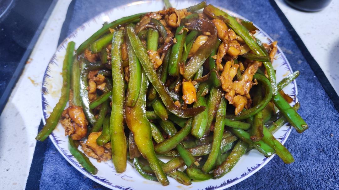 青椒炒鸡肉(简单操作)
