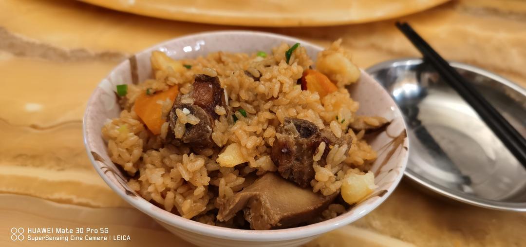 电饭锅排骨土豆焖饭