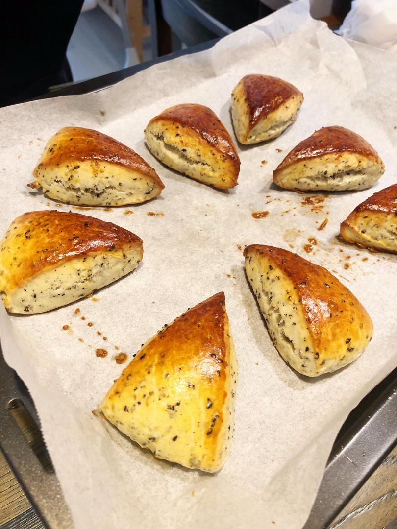 等待45分钟吧，就能得到超松软的酵母版司康了