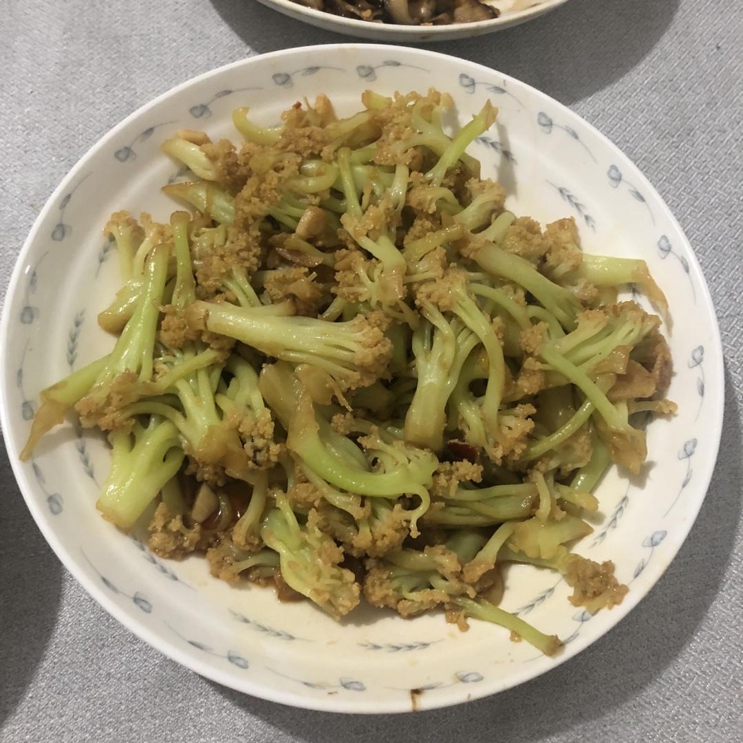 家常素炒菜花，清脆！