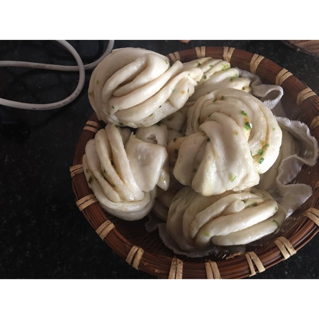 葱油花卷 Steamed Roll