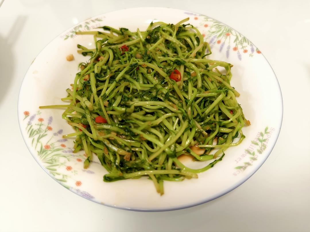 清新豌豆苗