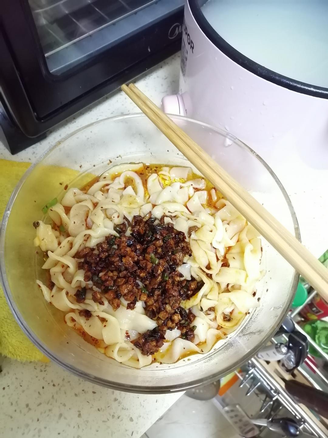 自制家常版重庆小面，香辣过瘾10分钟搞定