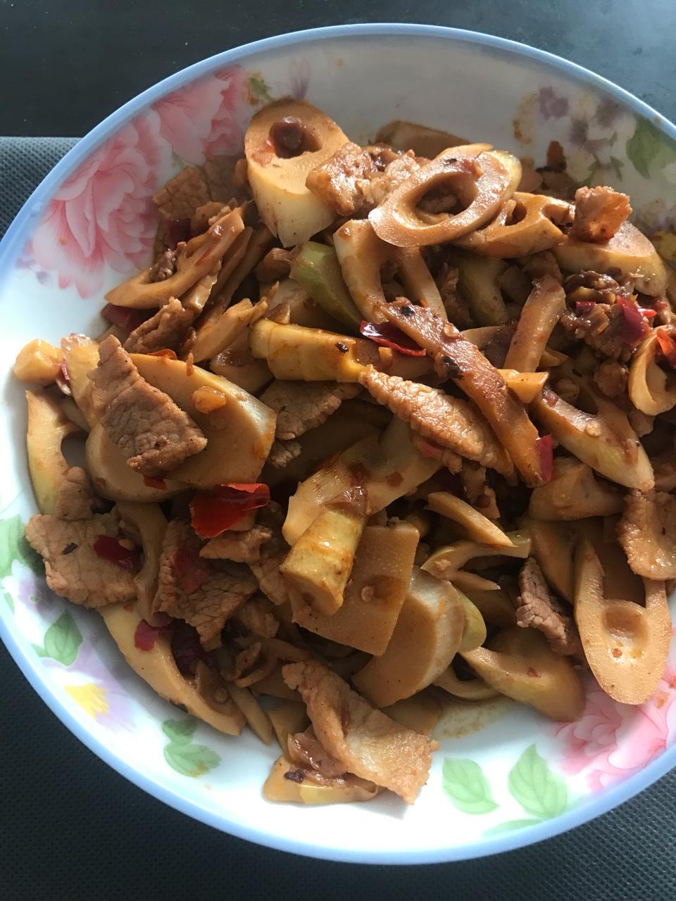 小小yyyyyy做的竹笋炒肉