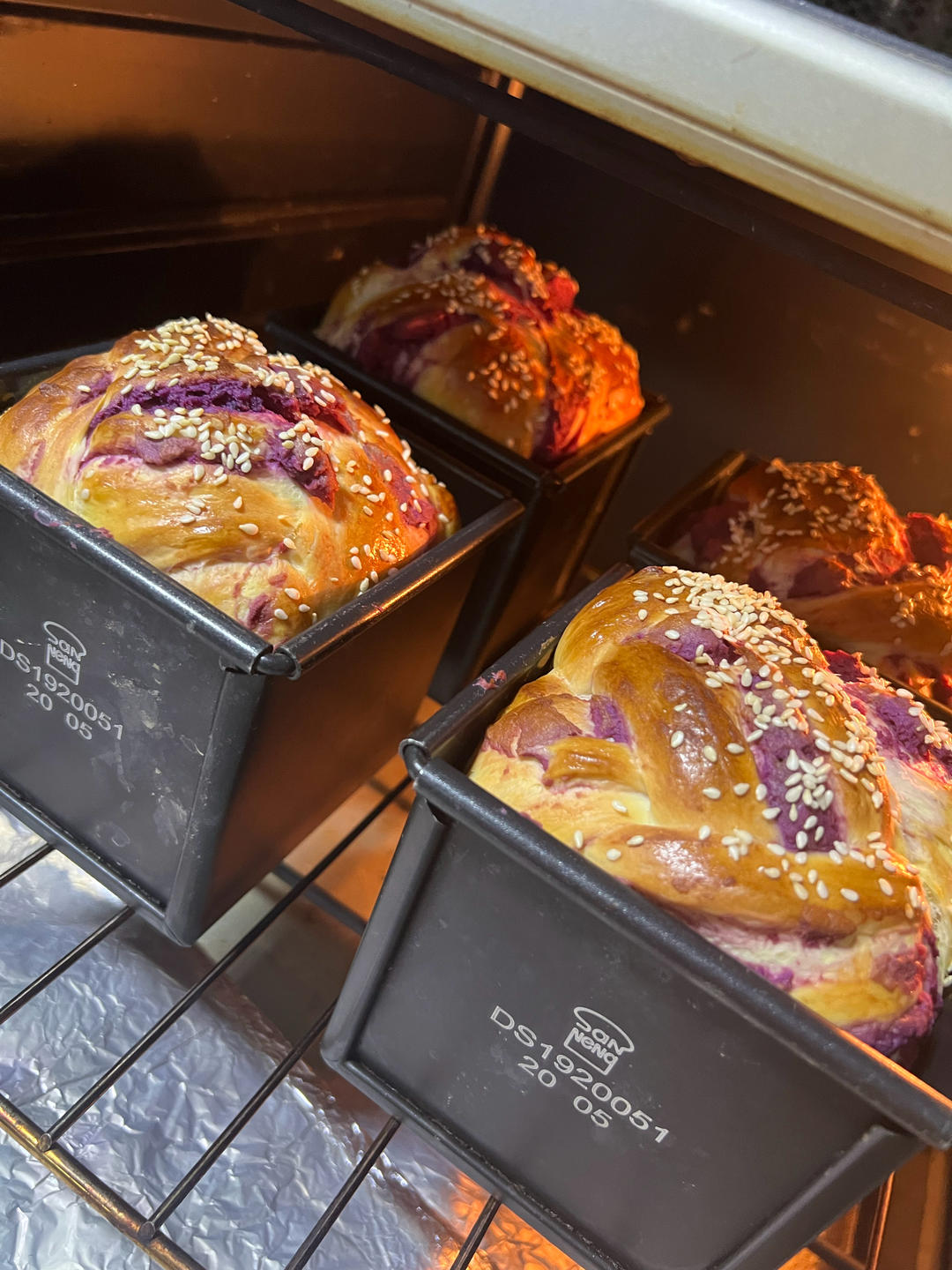 芋泥咸蛋黄吐司/250克水立方