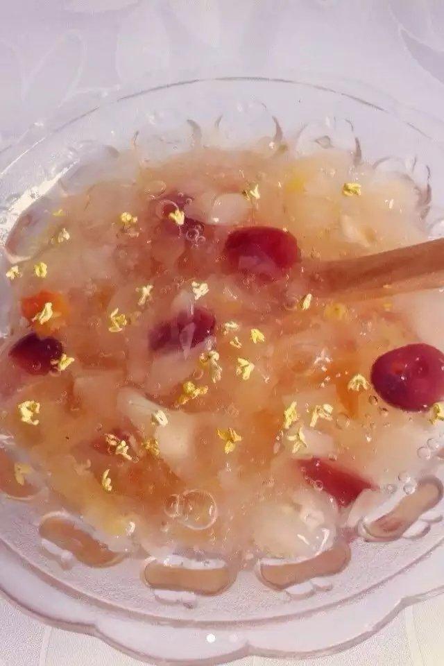 红枣银耳莲子羹